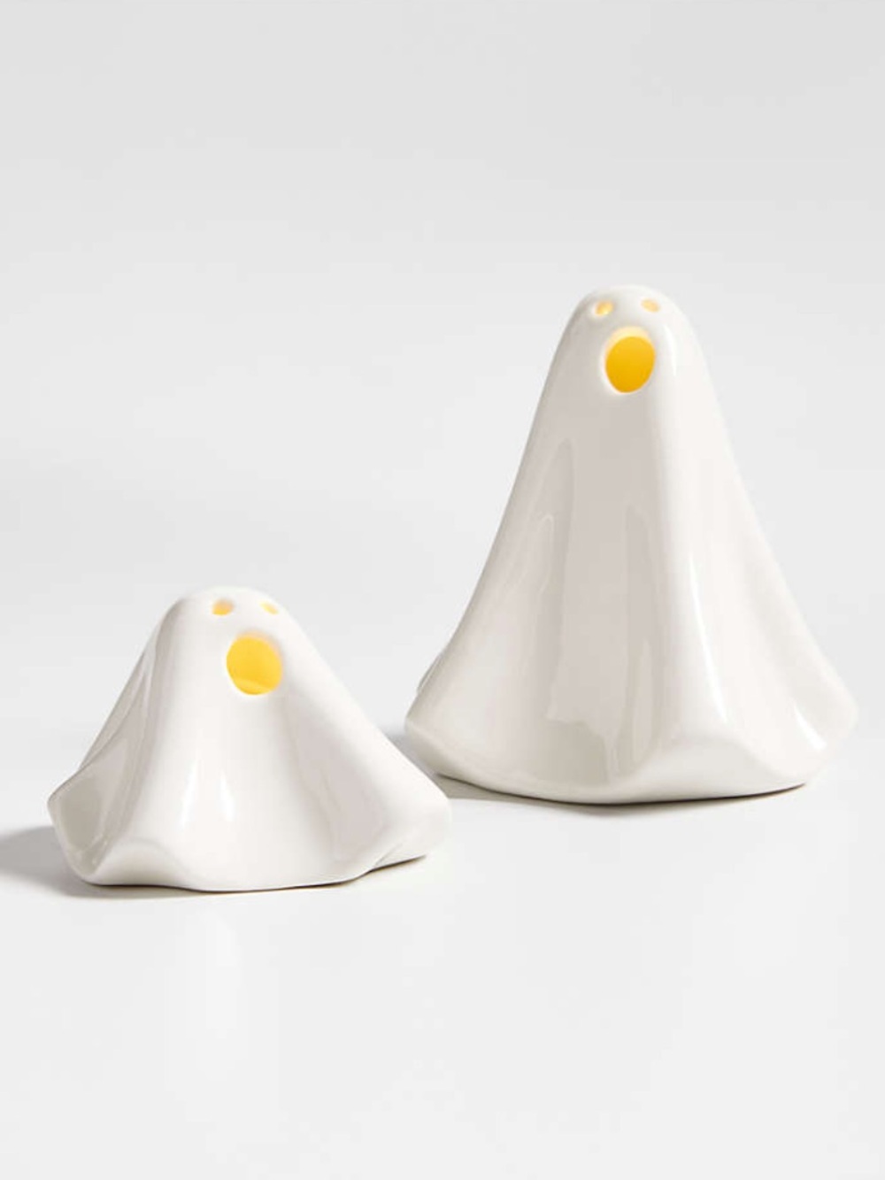 New! Crate&barrel 👻👻👻 LED Ceramic Halloween Ghosts—set of 2